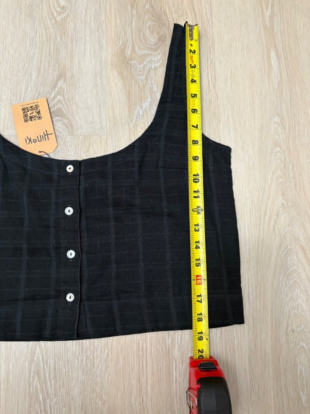 Black Button-Front Cropped Tank Top - Picture 5 of 5